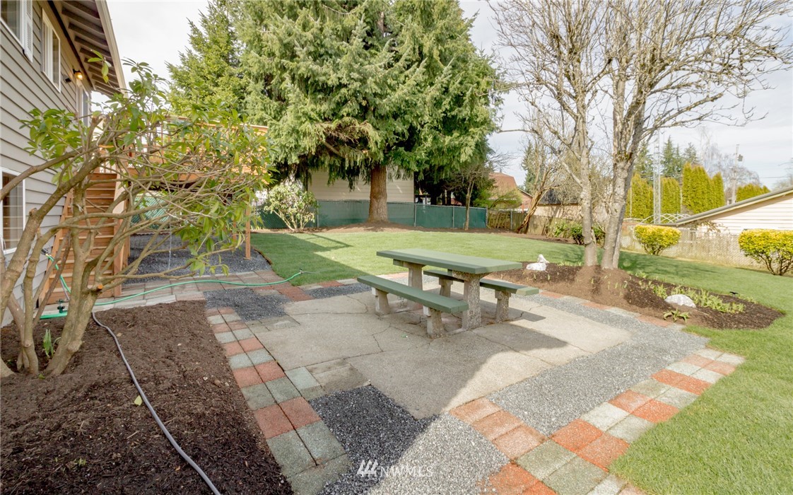 4132 Northeast 10th Street Renton, WA 98059 - Photo 5 of 25