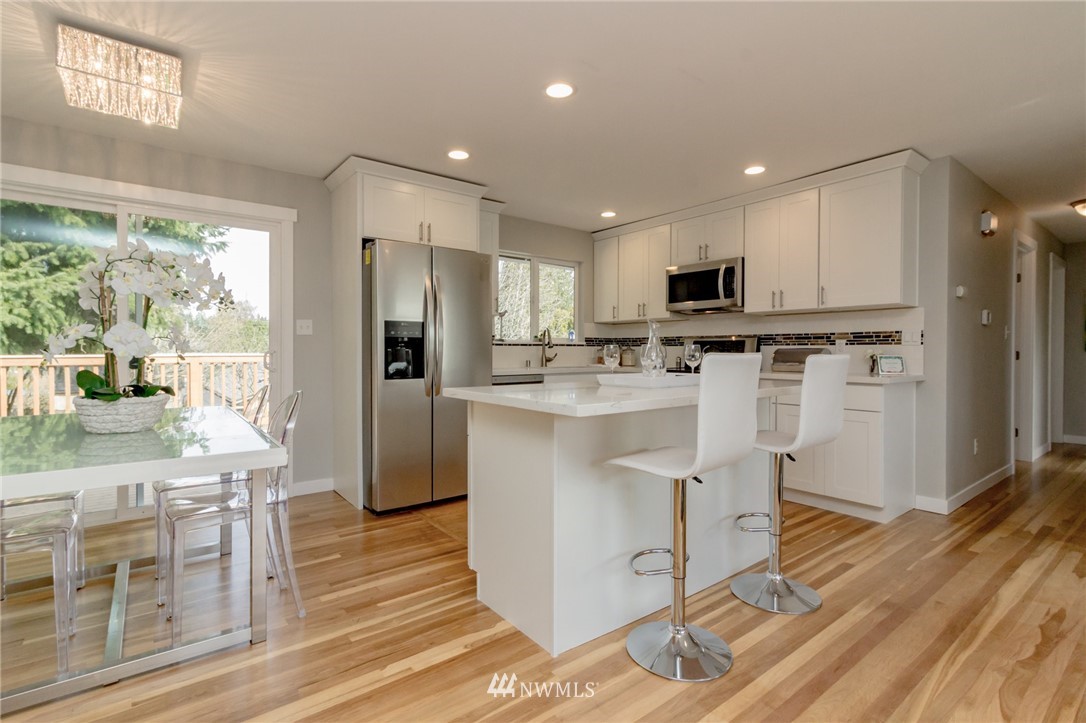 4132 Northeast 10th Street Renton, WA 98059 - Photo 6 of 25