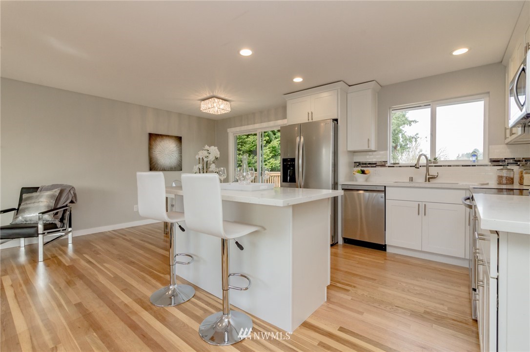 4132 Northeast 10th Street Renton, WA 98059 - Photo 9 of 25