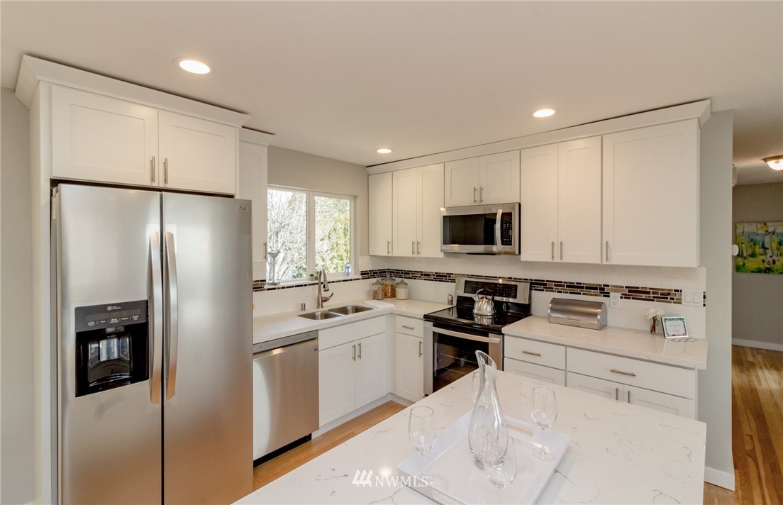 4132 Northeast 10th Street Renton, WA 98059 - Photo 10 of 25
