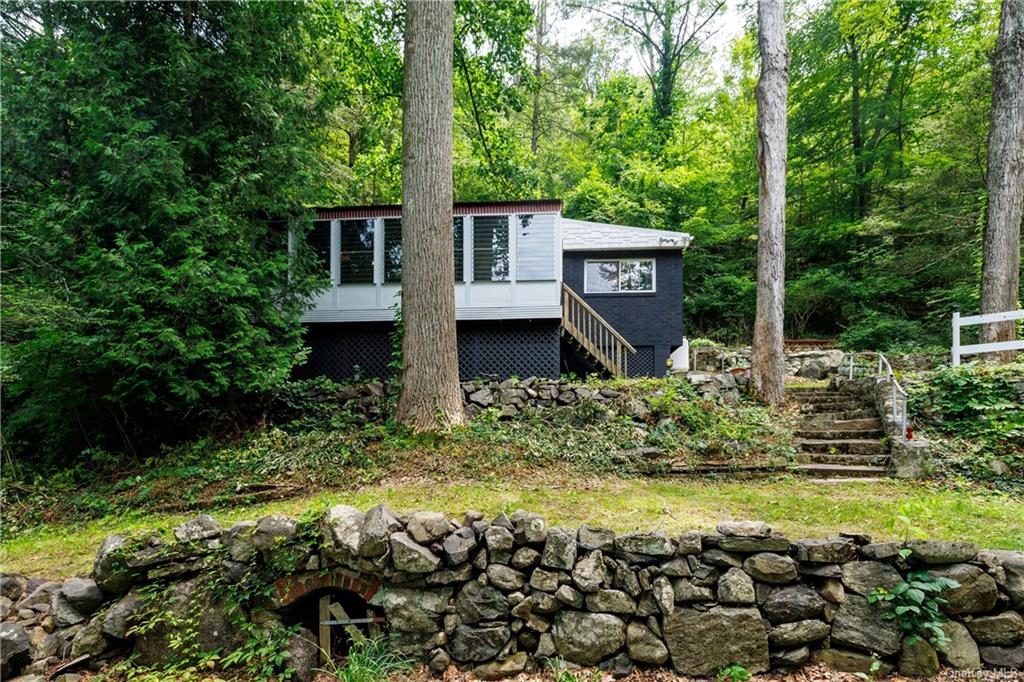 27 7th Road, Greenwood Lake, NY 10925 Compass