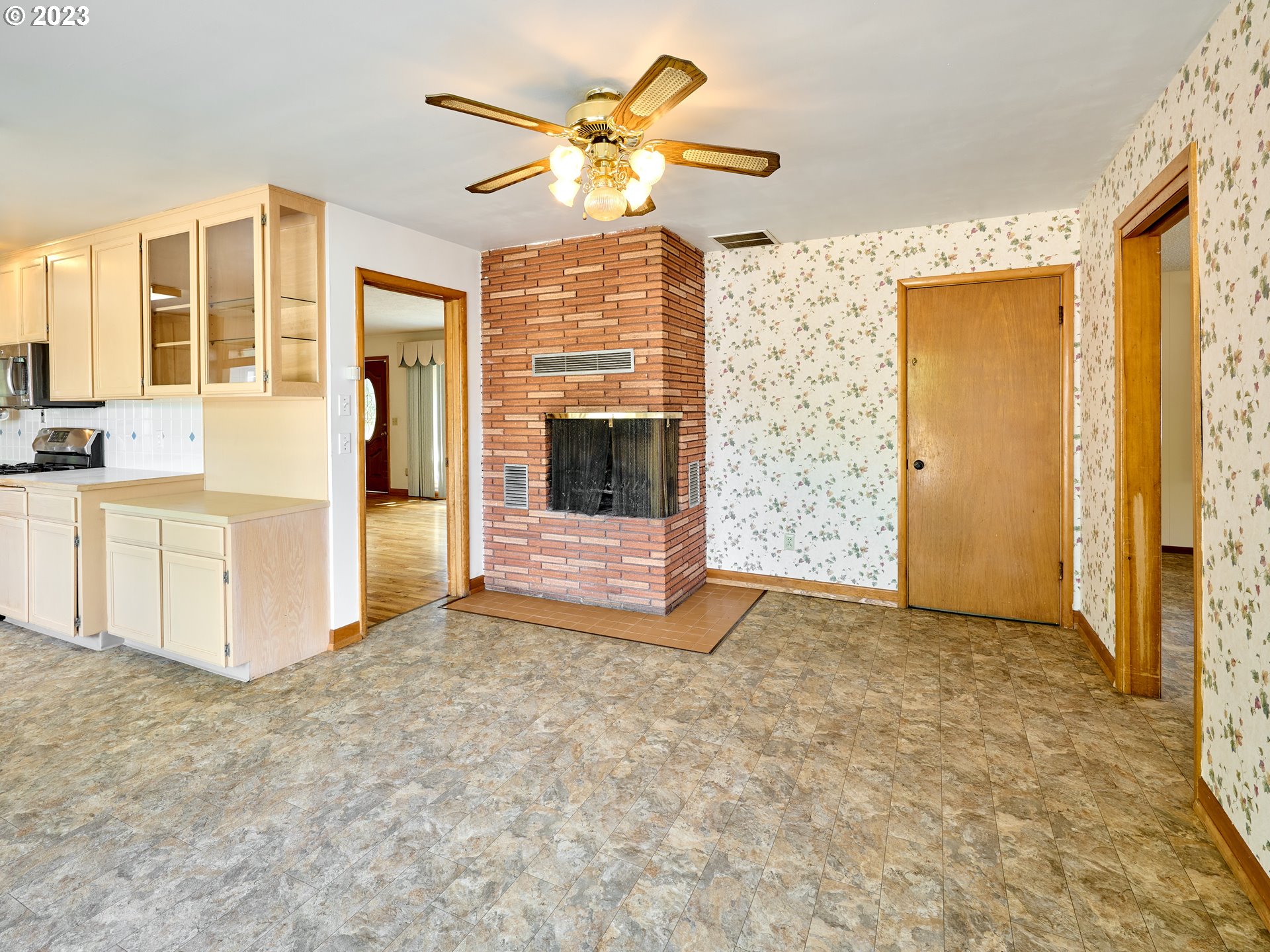 2523 North Boones Ferry Road Woodburn, OR 97071 - Photo 6 of 46 Gallery Image 6