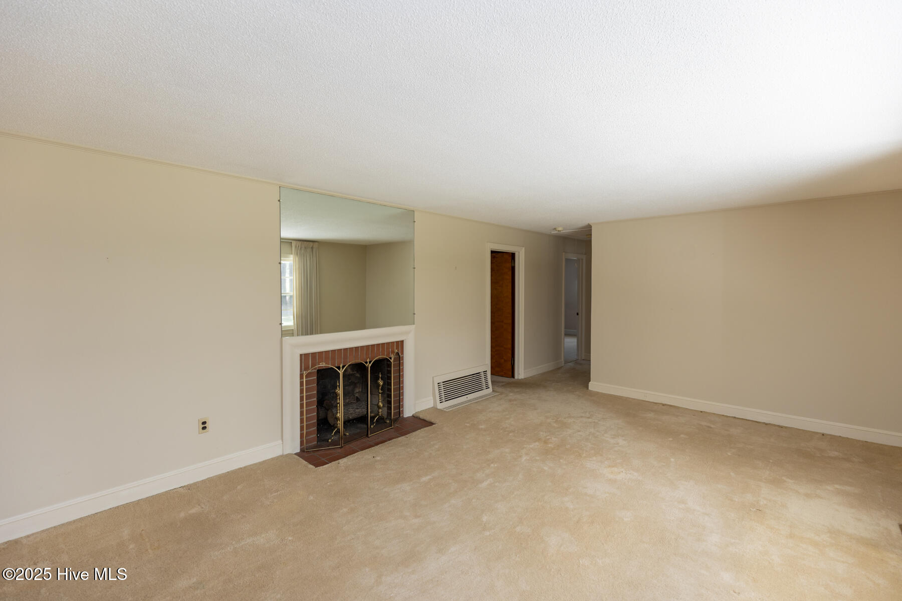 6215 Highway 211 West End, NC 27376 - Photo 2 of 30 living room2