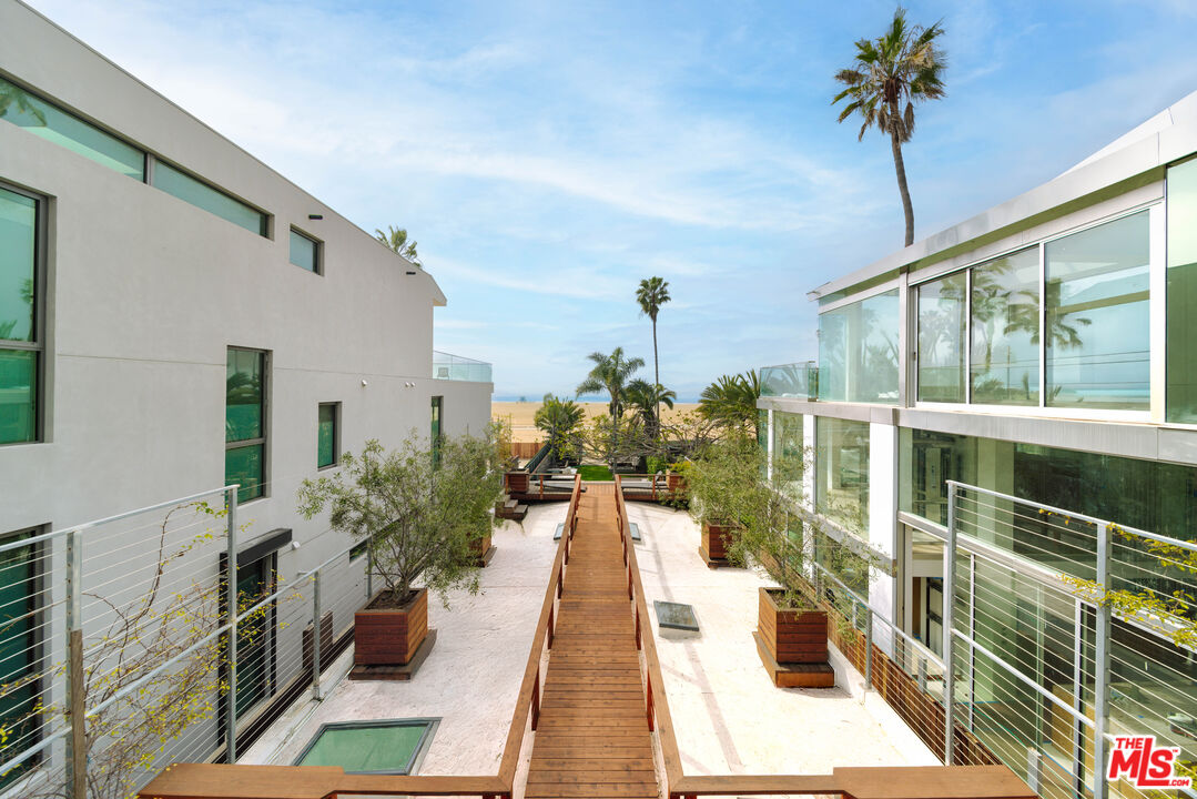 936 Palisades Beach Road Santa Monica, CA 90403 - Photo 17 of 31 a view of a balcony