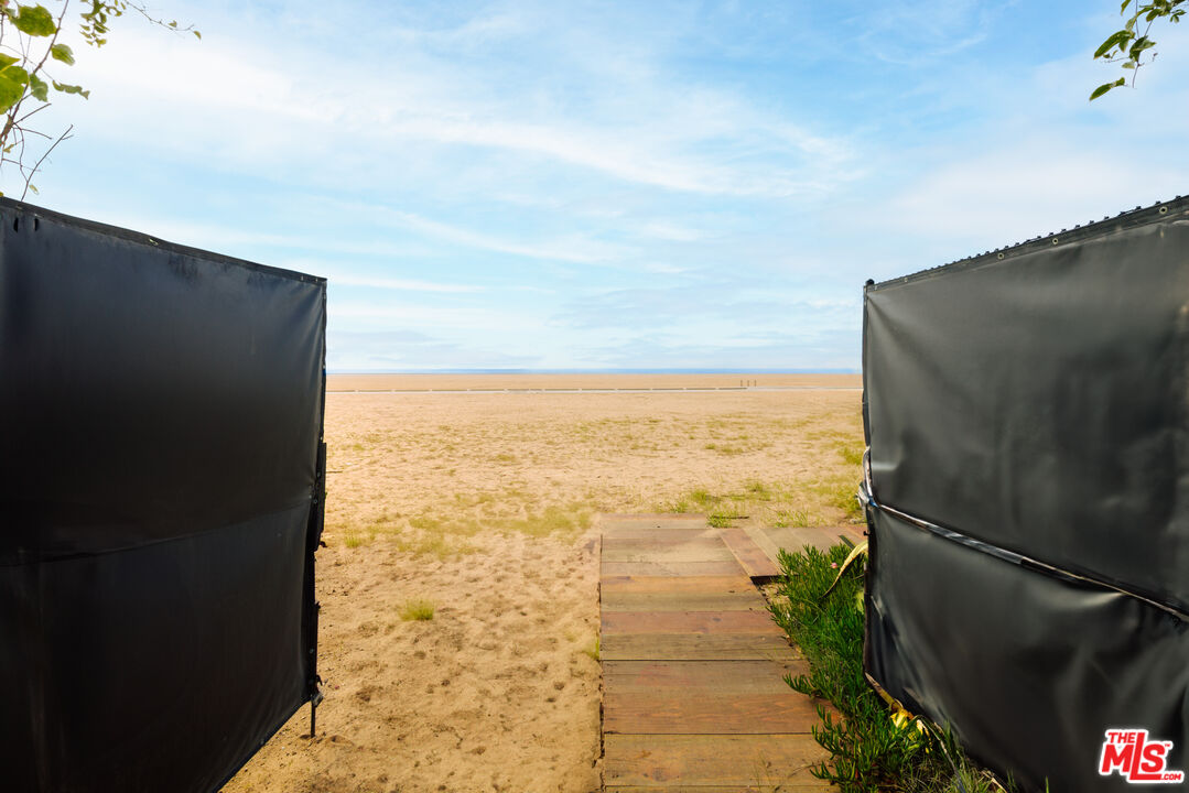 936 Palisades Beach Road Santa Monica, CA 90403 - Photo 27 of 31 a view of an ocean