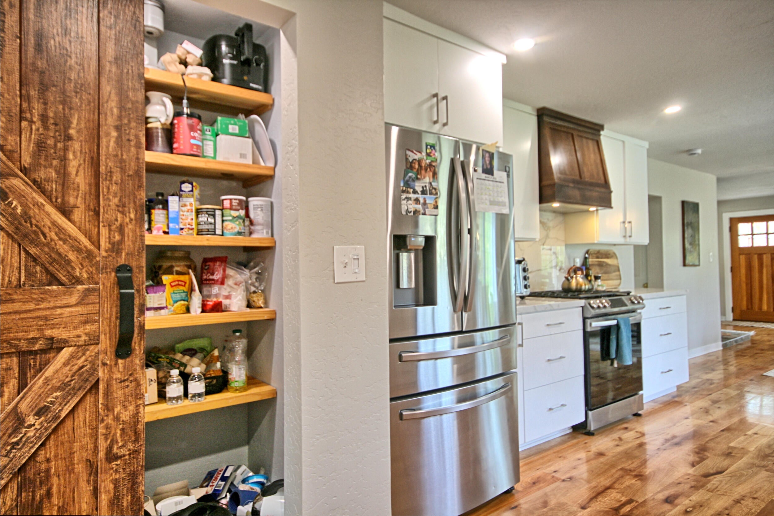 5355 Coleman Creek Road Medford, OR 97501 - Photo 14 of 76 sizable pantry