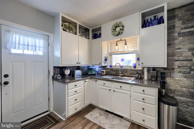 $239,900 | 1870 North Susquehanna Trail, York, PA 17404