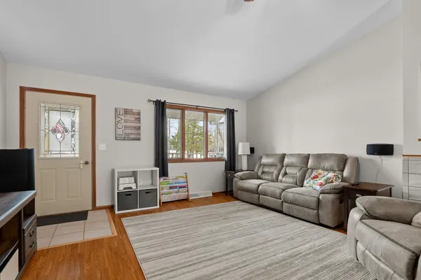 $290,000 | 1155 West Madison Avenue, Cleveland, WI 53015