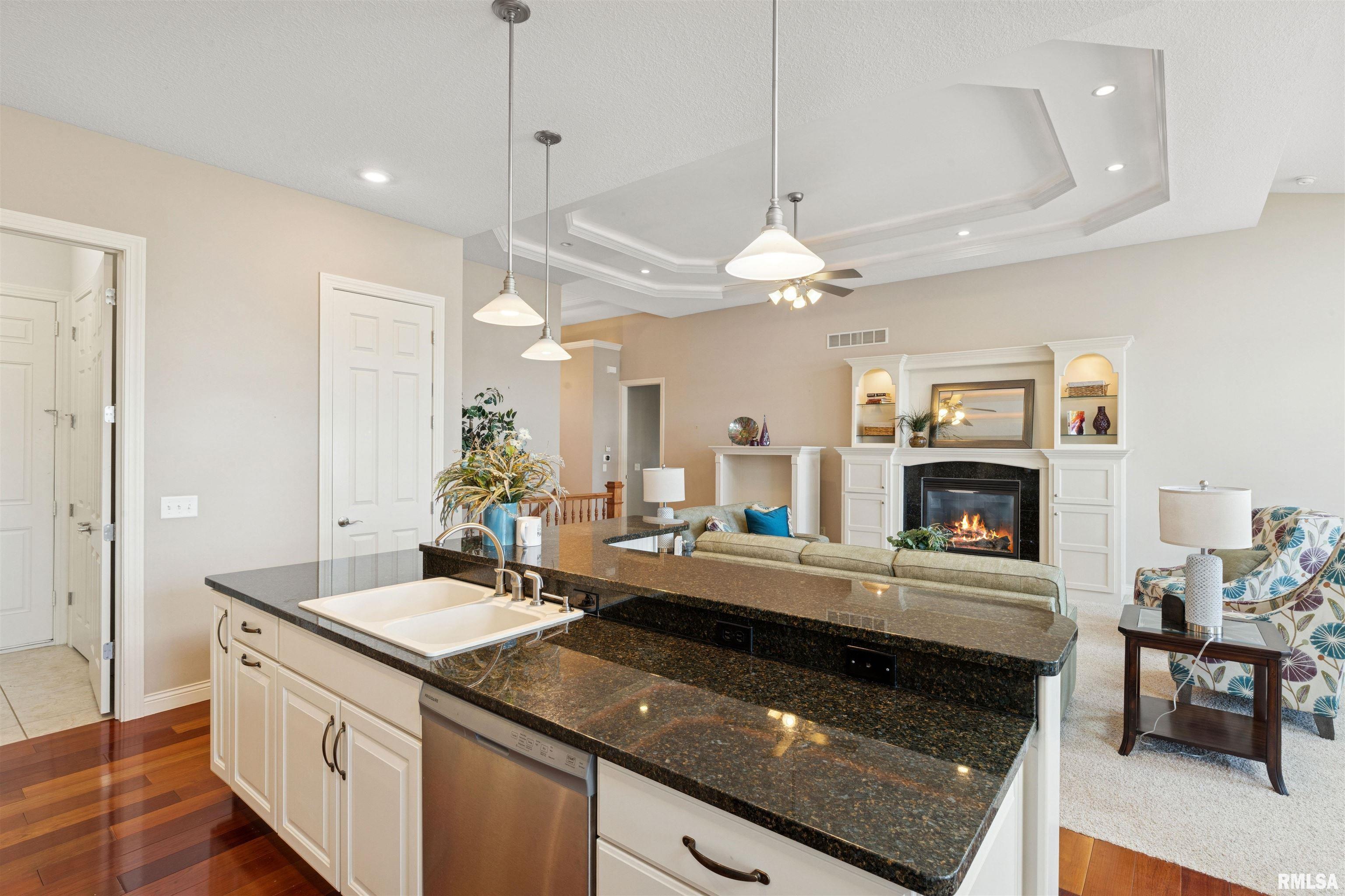 3164 Meridith Way Bettendorf, IA 52722 - Photo 25 of 32