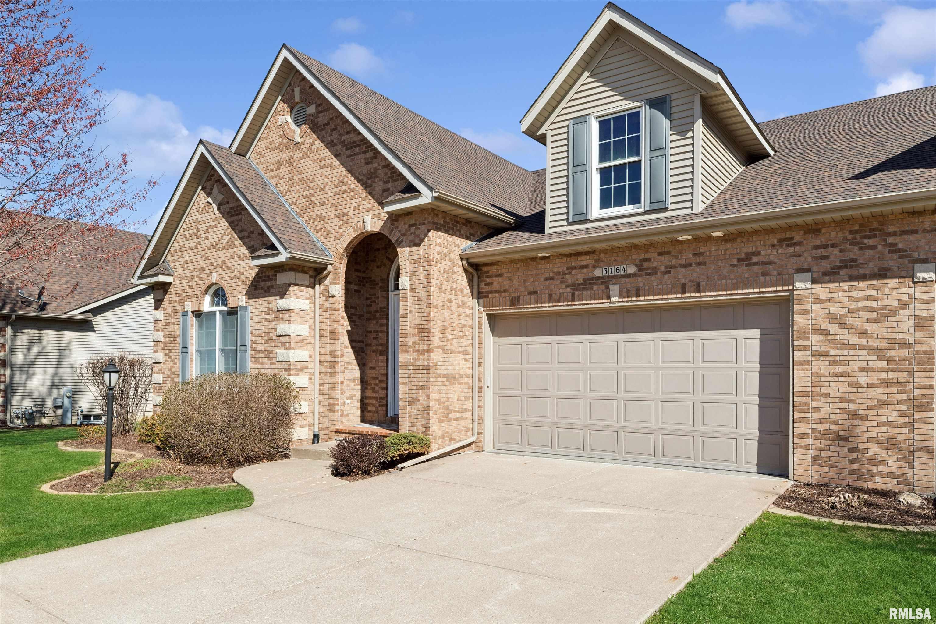 3164 Meridith Way Bettendorf, IA 52722 - Photo 3 of 32