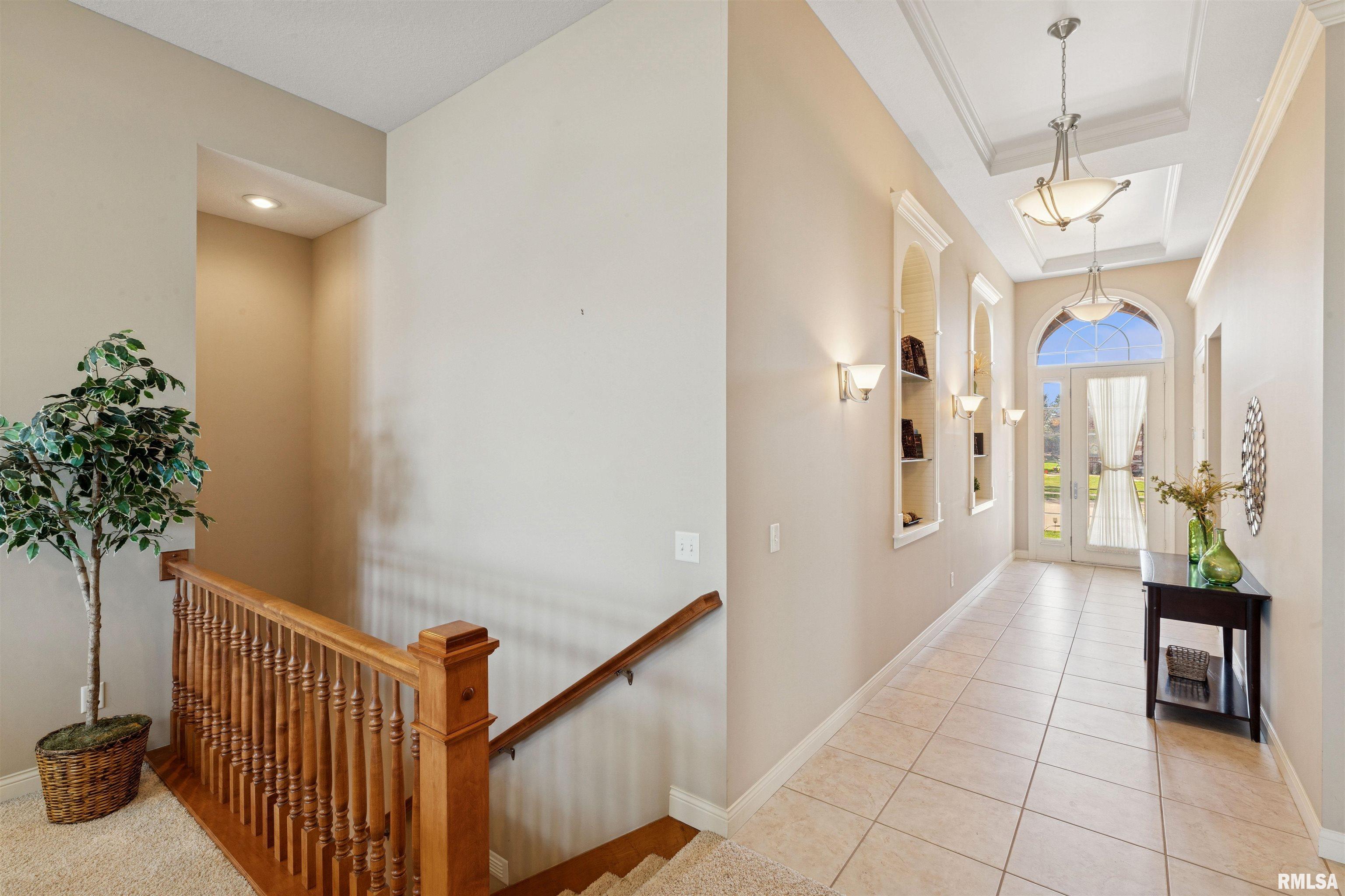 3164 Meridith Way Bettendorf, IA 52722 - Photo 7 of 32