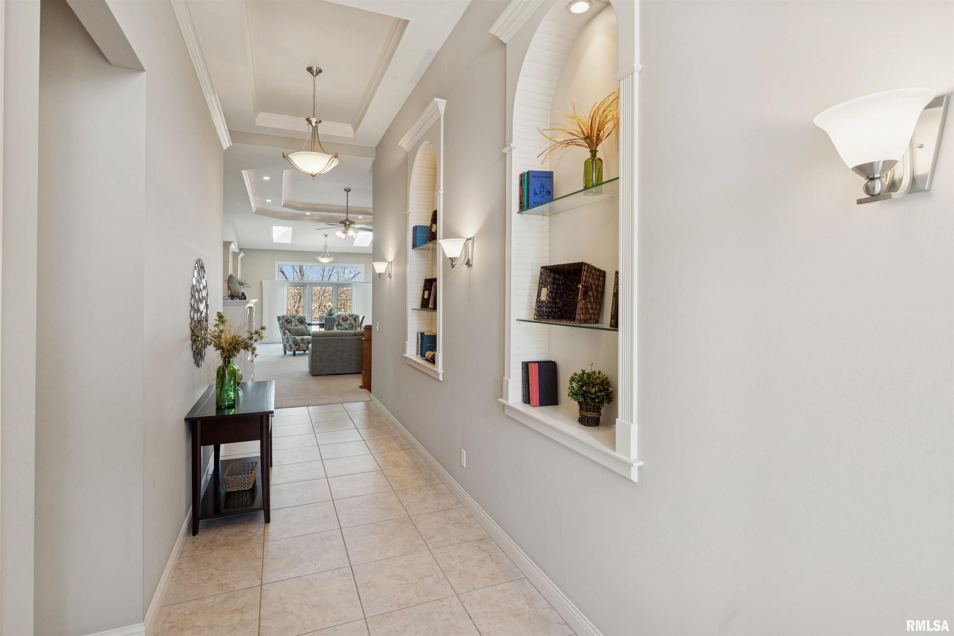 3164 Meridith Way Bettendorf, IA 52722 - Photo 8 of 32