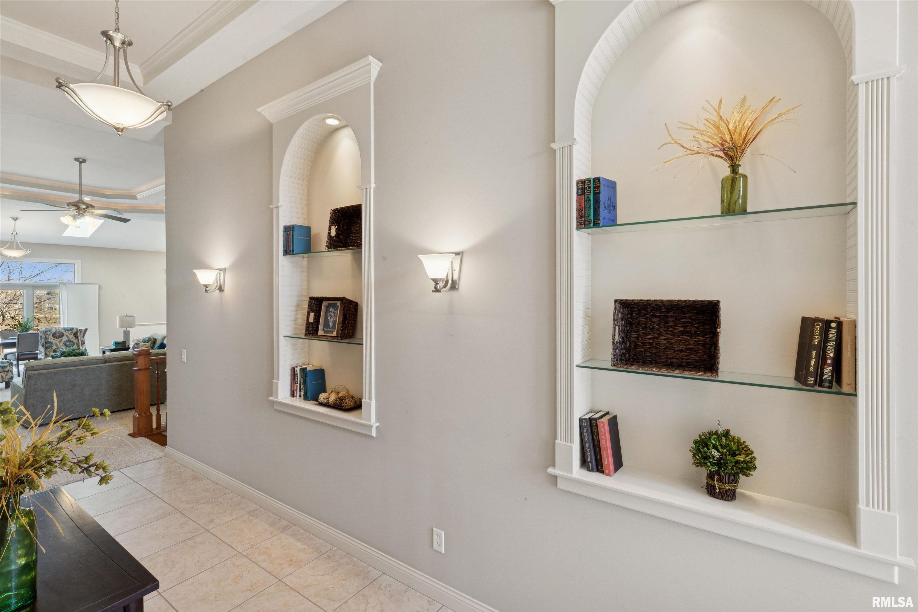 3164 Meridith Way Bettendorf, IA 52722 - Photo 9 of 32