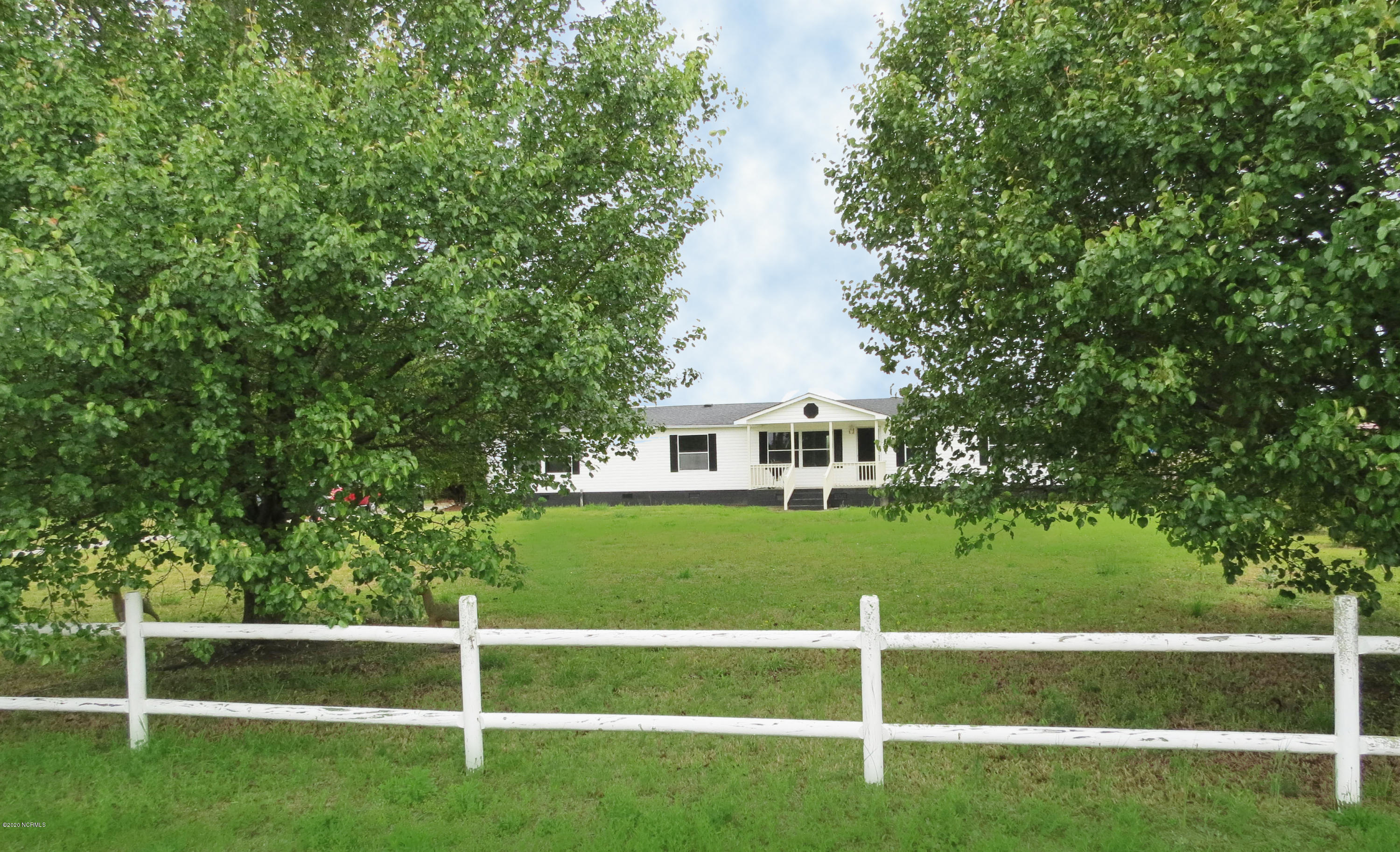 1440 British Road Kinston, NC 28501 - Photo 1 of 16 Front of Home