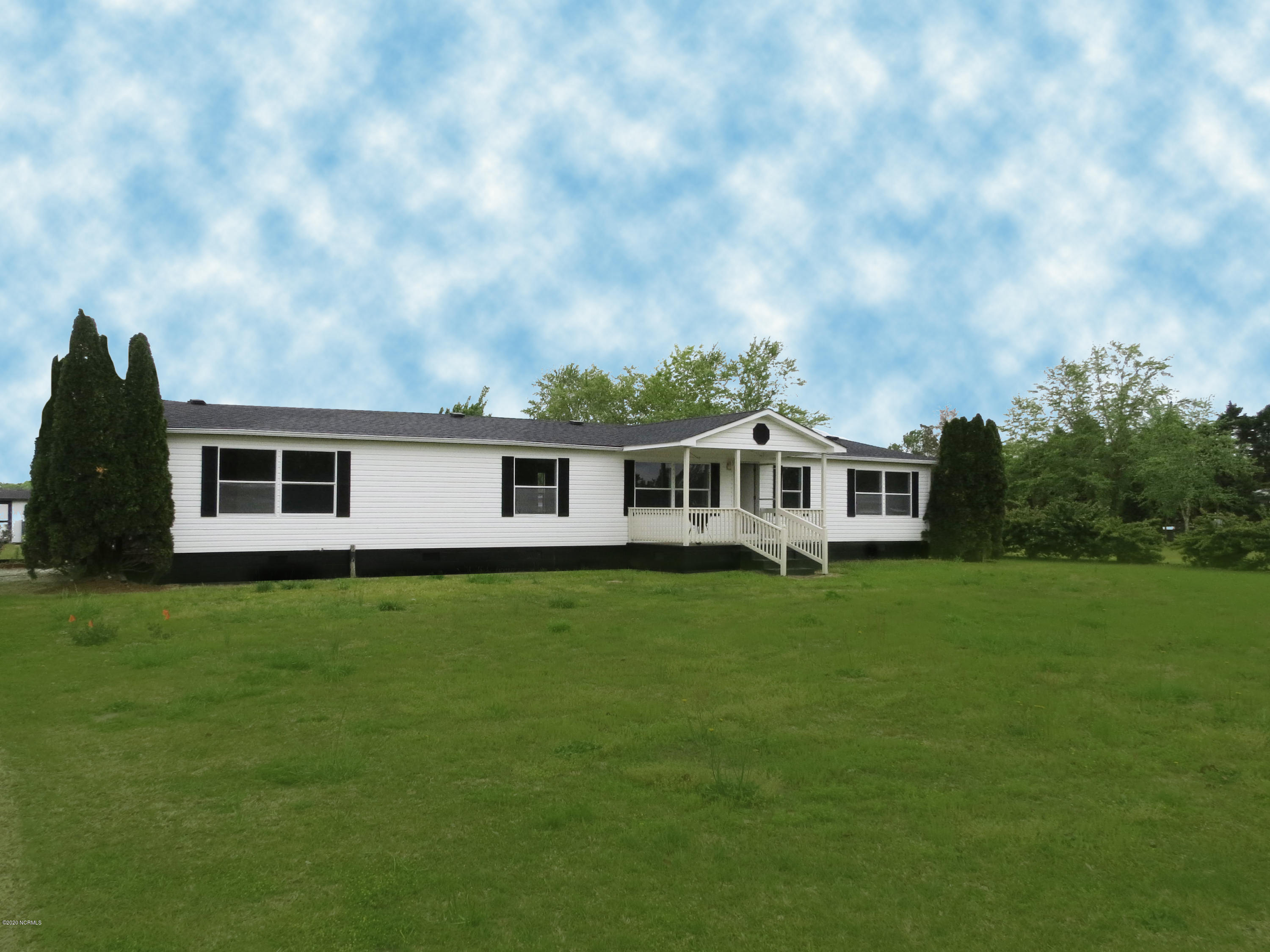 1440 British Road Kinston, NC 28501 - Photo 2 of 16 Front of Home