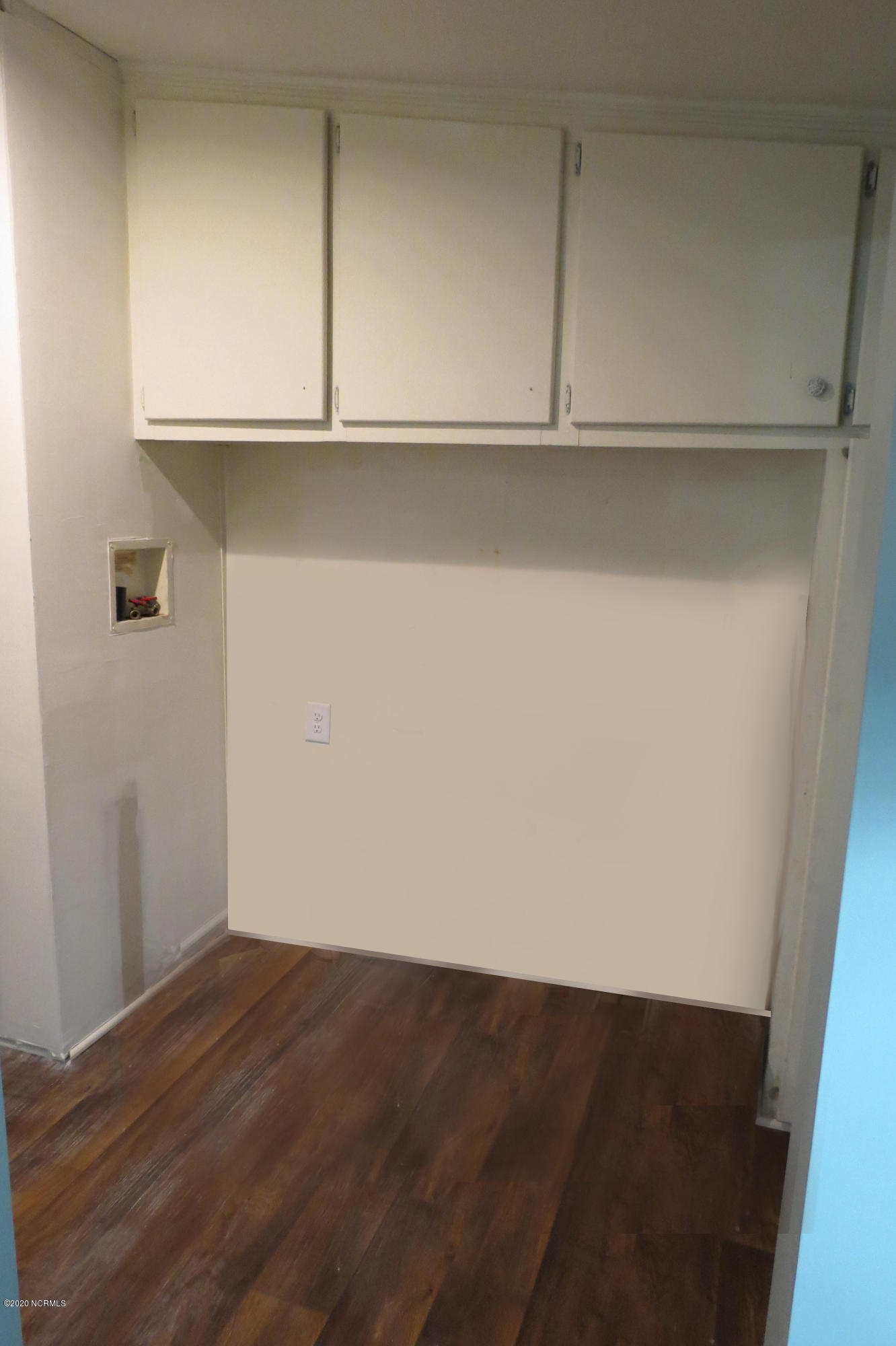 1440 British Road Kinston, NC 28501 - Photo 9 of 16 Laundry