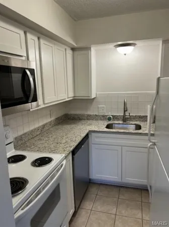 $98,750 | 104 Lemans Court, Unit 104, Lake St. Louis, MO 63367