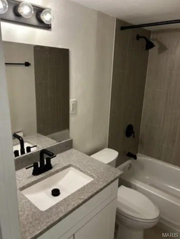 $109,500 | 104 Lemans Court, Unit 104, Lake St. Louis, MO 63367