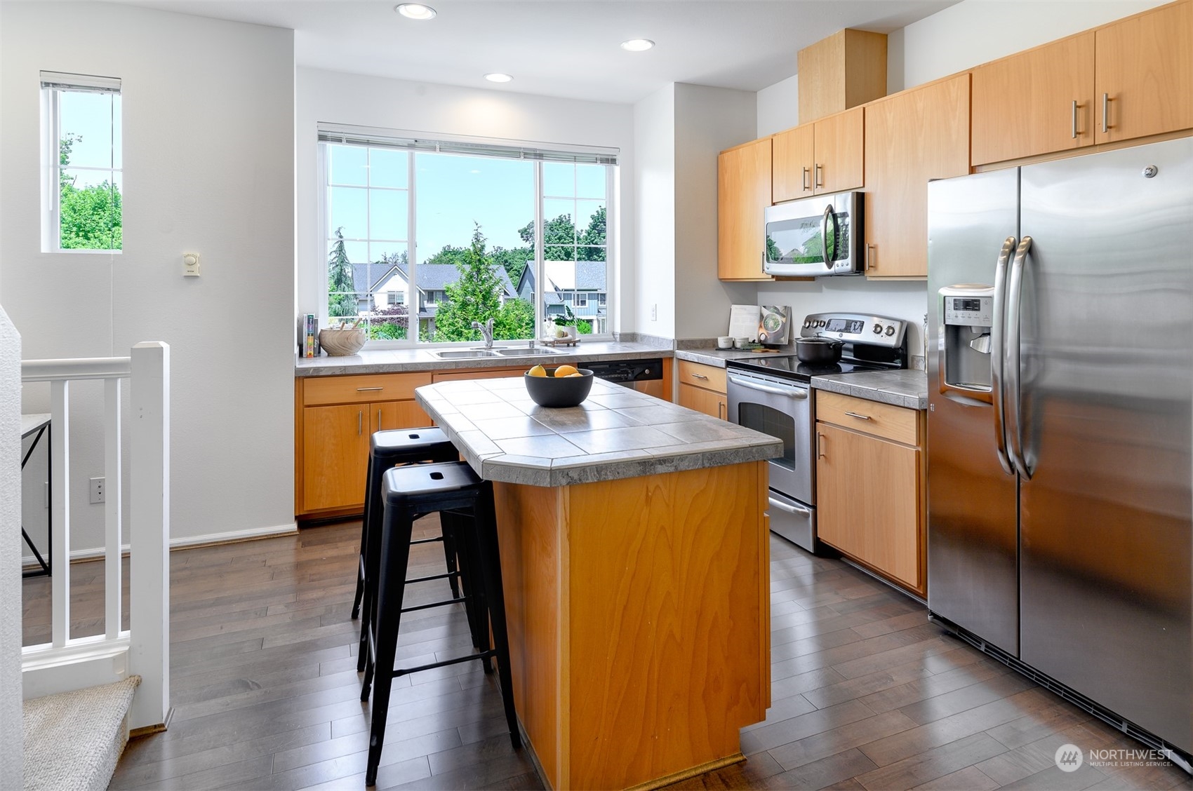 6424 High Point Drive Southwest Seattle, WA 98126 - Photo 9 of 30 Gallery Image 9