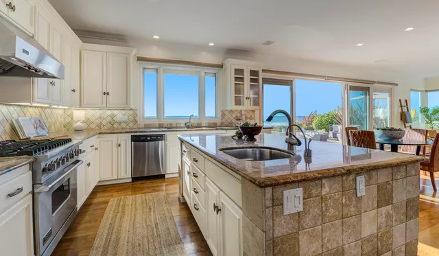 $4,998,000 | 5344 Rincon Beach Park Drive, Ventura, CA 93001