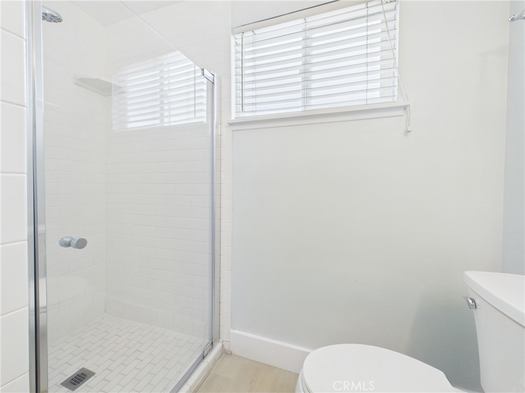 3030 North Butterfield Road Orange, CA 92865 - Photo 31 of 56 Primary Bath
