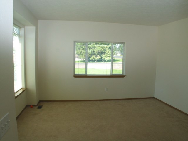 13204 North Yale Road Mead, WA 99021 - Photo 5 of 9 Gallery Image 5