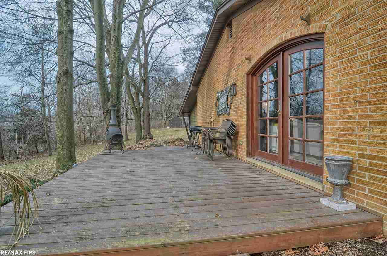 7151 Perry Lake Road Clarkston, MI 48346 - Photo 27 of 48