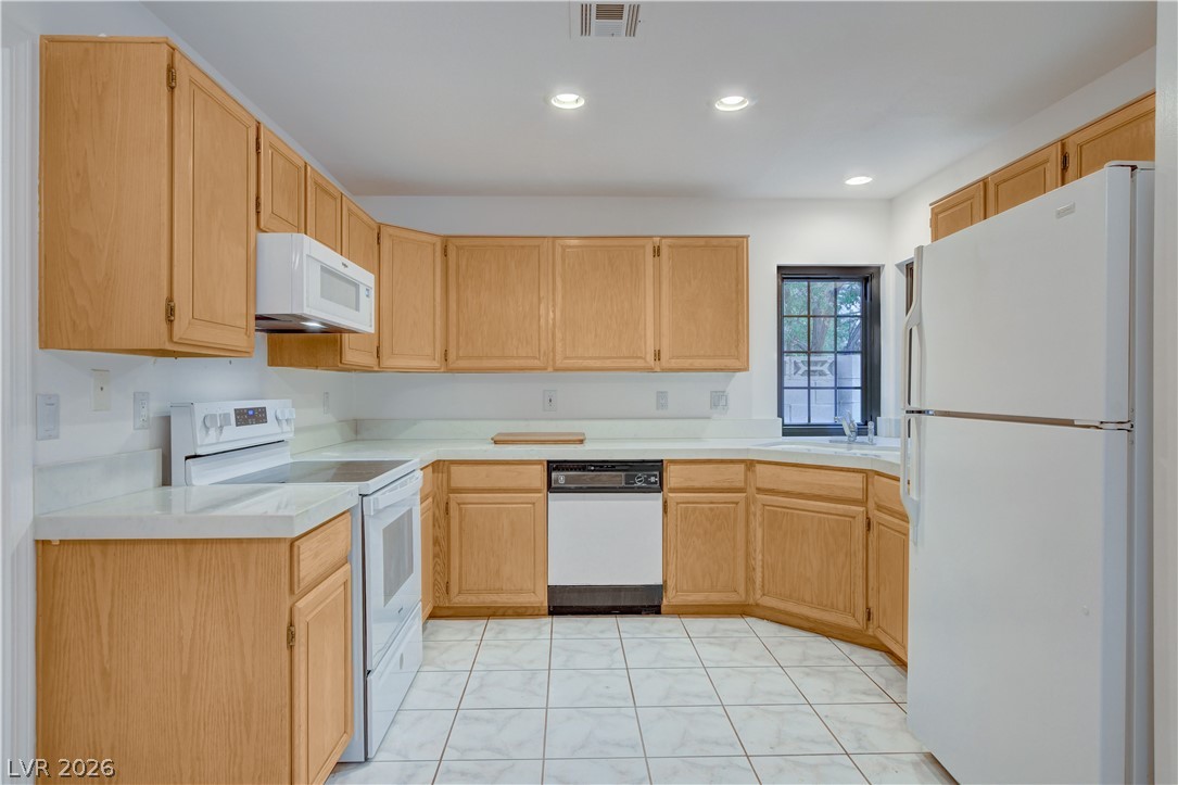 2801 Tortoise Court Henderson, NV 89074 - Photo 7 of 41 Gallery Image 7
