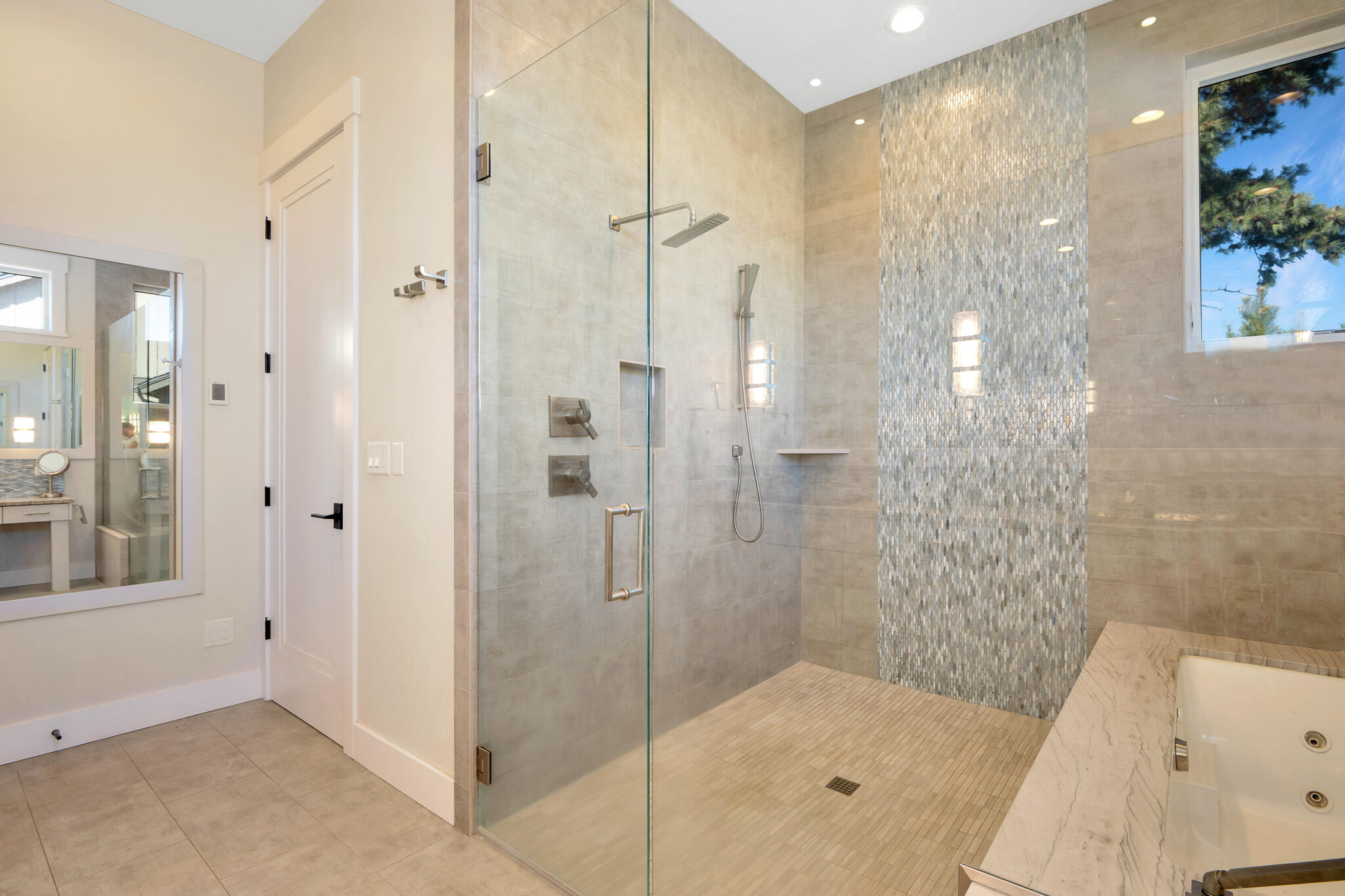 60871 River Rim Drive Bend, OR 97702 - Photo 29 of 42 a bathroom with a shower