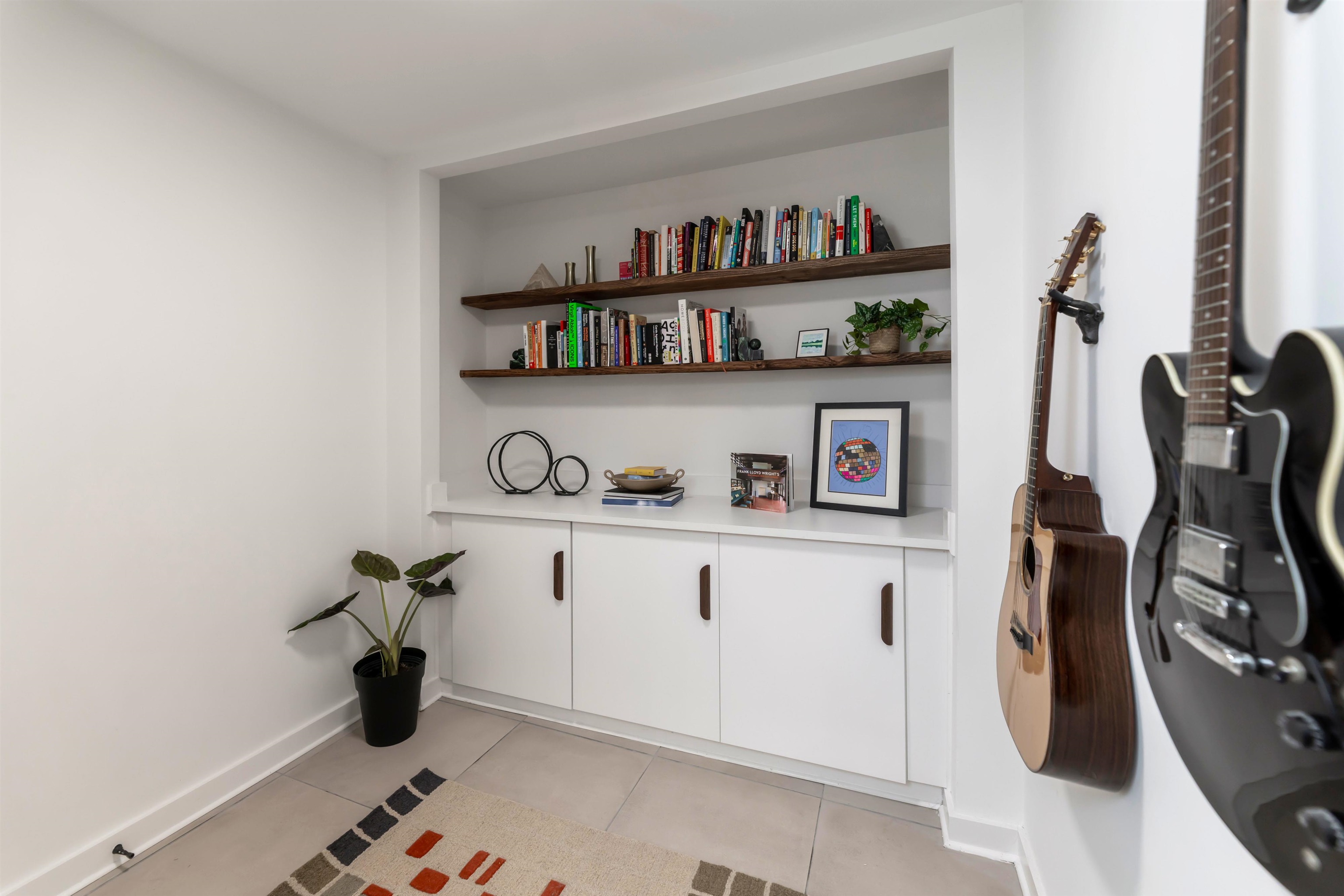 8461 Rothchild Road, Unit 37 Germantown, TN 38139 - Photo 2 of 28 Detailed view of baseboards