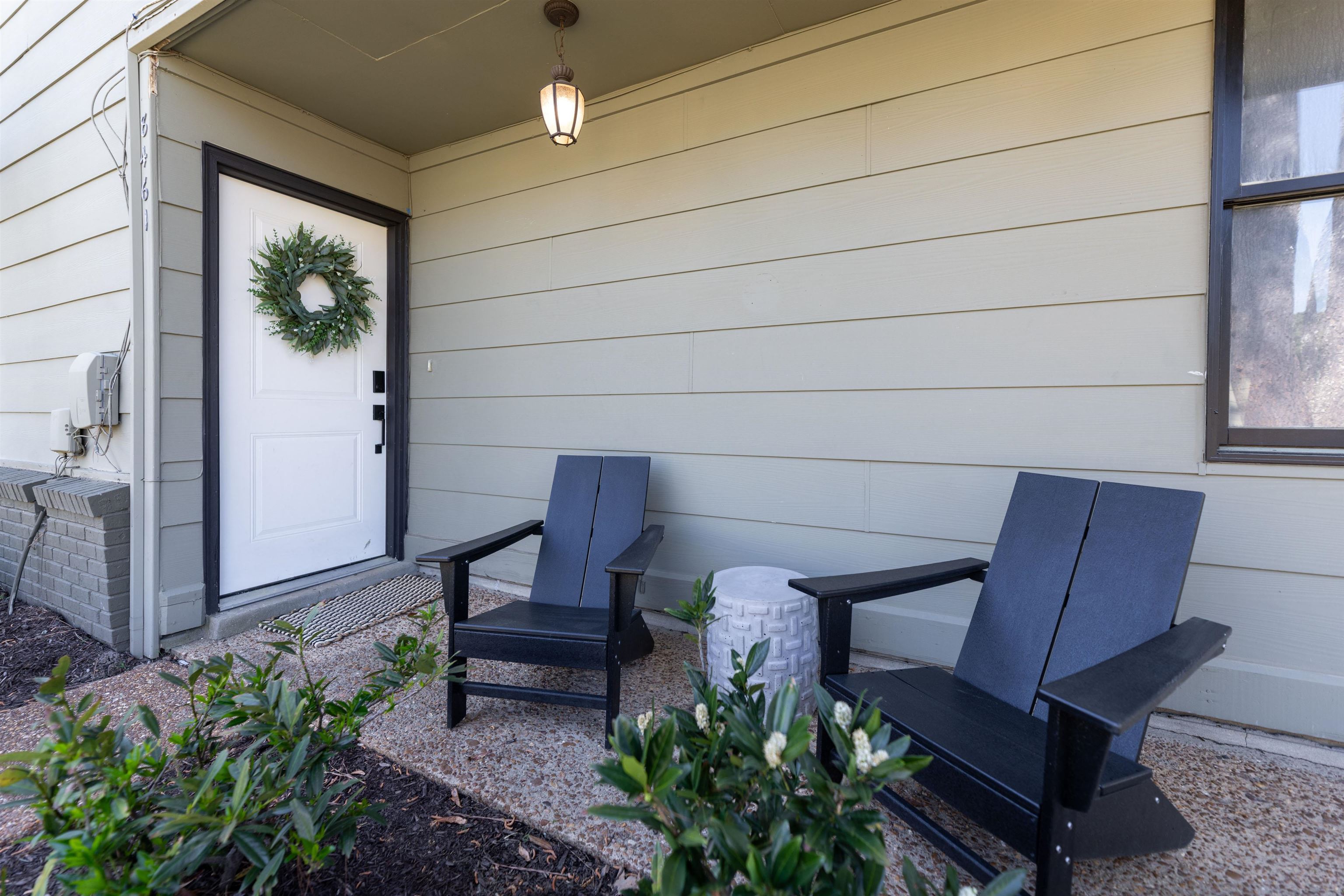 8461 Rothchild Road, Unit 37 Germantown, TN 38139 - Photo 27 of 28 Front porch