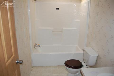 5370 Rood Road Holly, MI 48442 - Photo 18 of 22 20132287-17.JPG