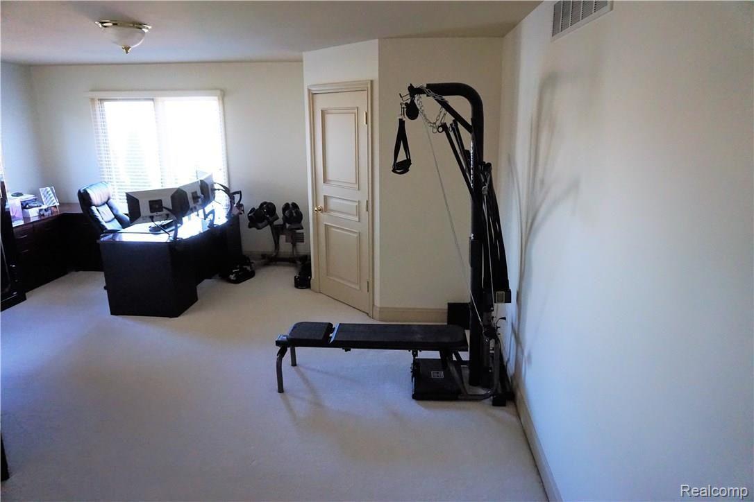 521 Hampton Road Grosse Pointe, MI 48236 - Photo 33 of 48 33 (2).JPG