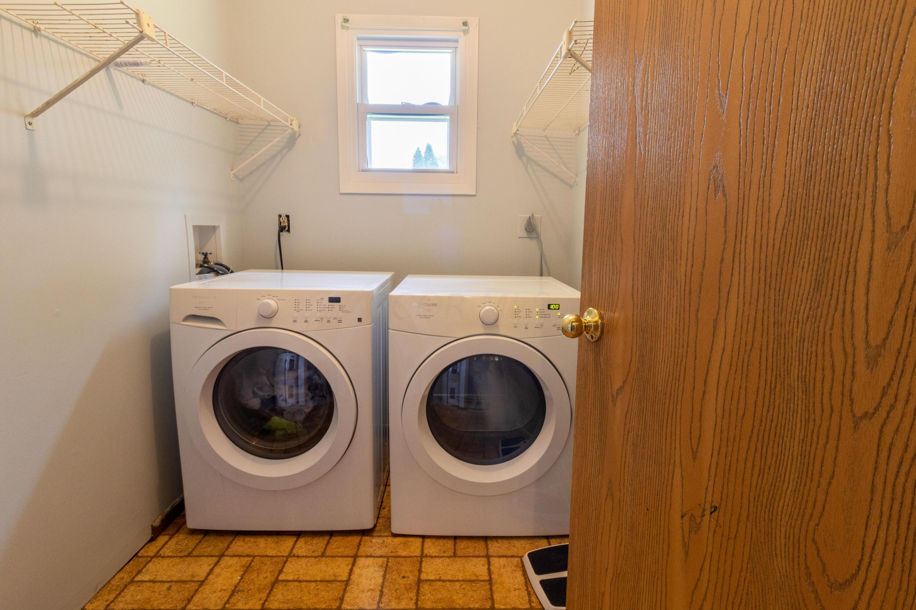114 Dover Road London, OH 43140 - Photo 15 of 20 utility room