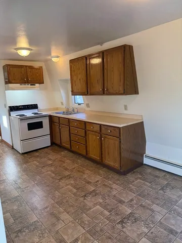 $2,000 | 28 Clark Street, Unit 3, Danvers, MA 01923