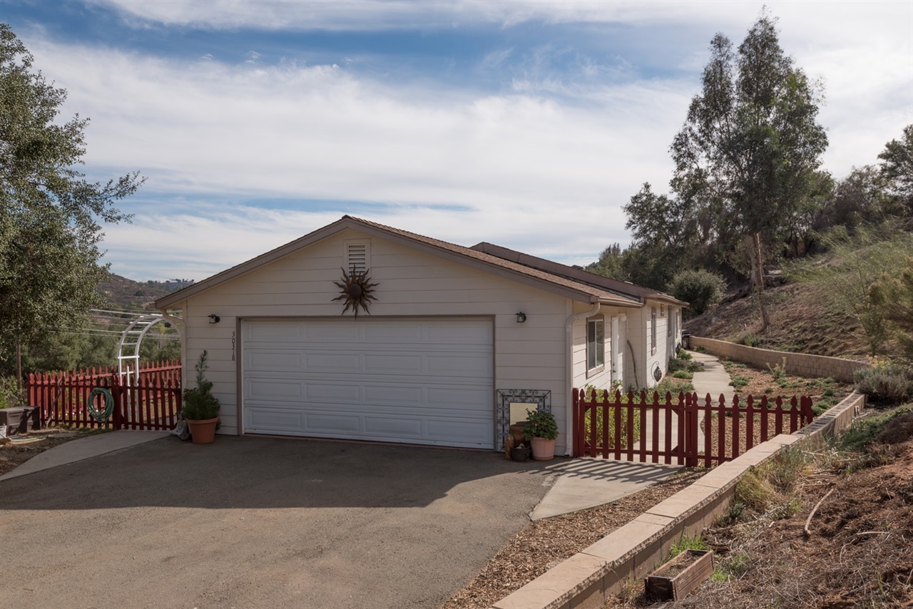 30318 Lilac Road Valley Center, CA 92082 - Photo 5 of 25