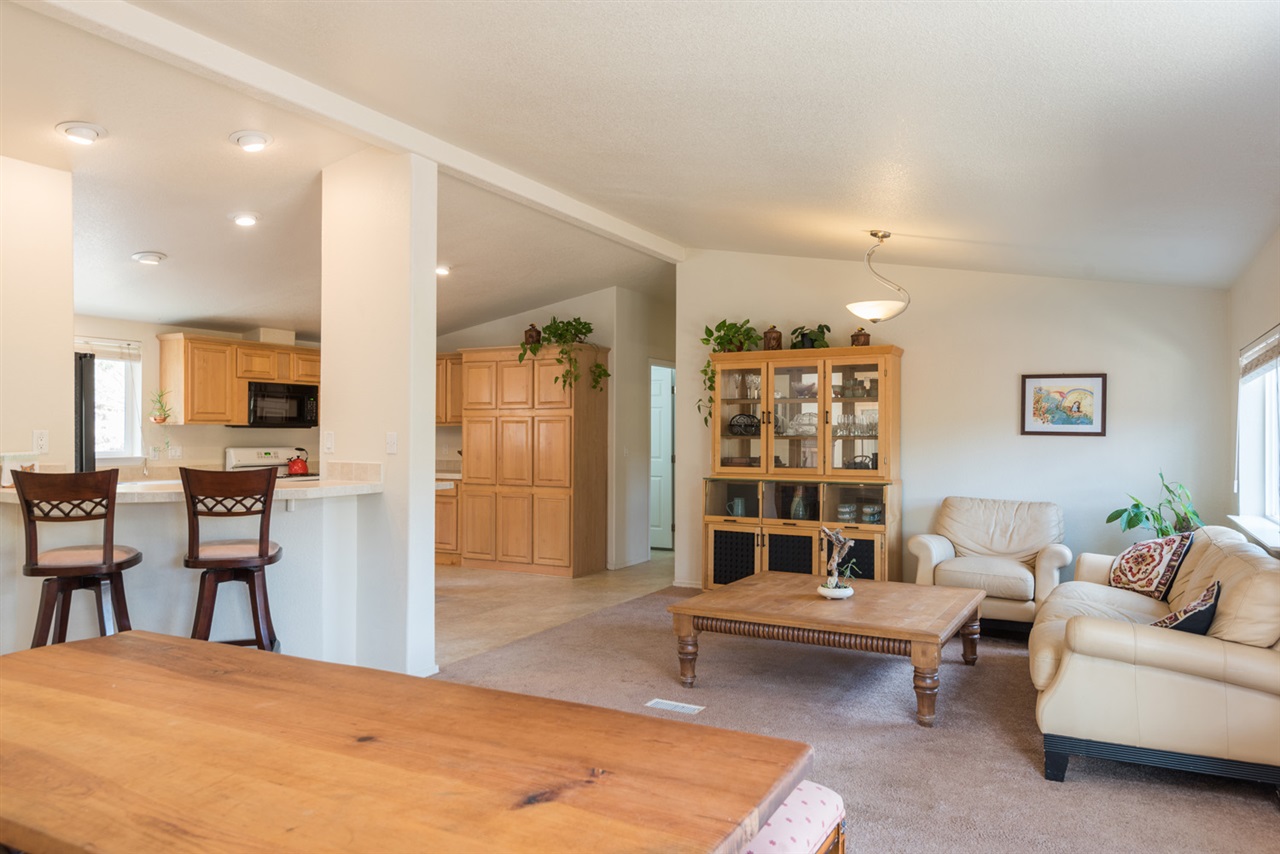 30318 Lilac Road Valley Center, CA 92082 - Photo 8 of 25