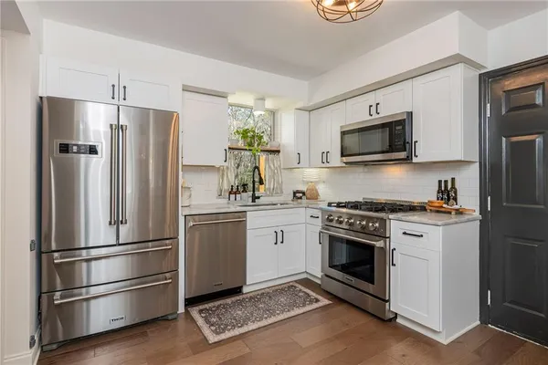 $745,000 | 250 Park Bridge Lane, Roswell, GA 30075