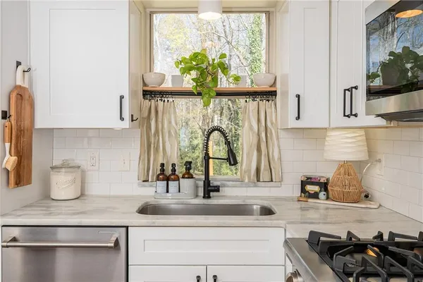 $745,000 | 250 Park Bridge Lane, Roswell, GA 30075