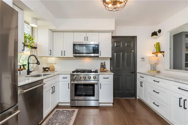 $745,000 | 250 Park Bridge Lane, Roswell, GA 30075
