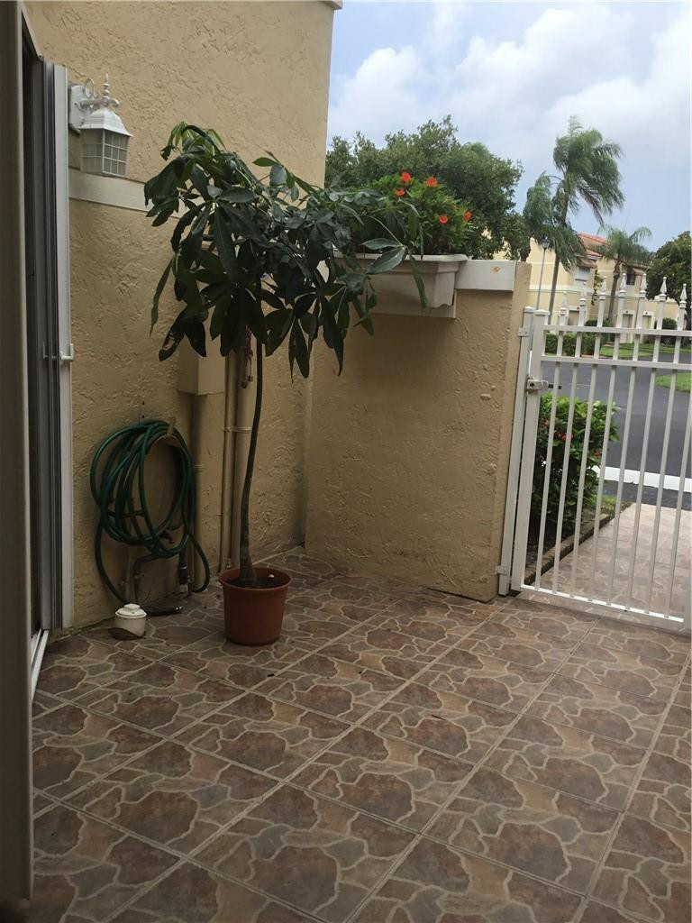 663 Corona Way Deerfield Beach, FL 33442 - Photo 3 of 37 Photo 3