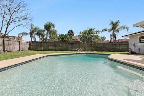 $395,000 | 102 Silver Cluster Court North, Longwood, FL 32750