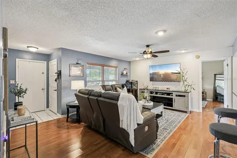 $395,000 | 102 Silver Cluster Court North, Longwood, FL 32750