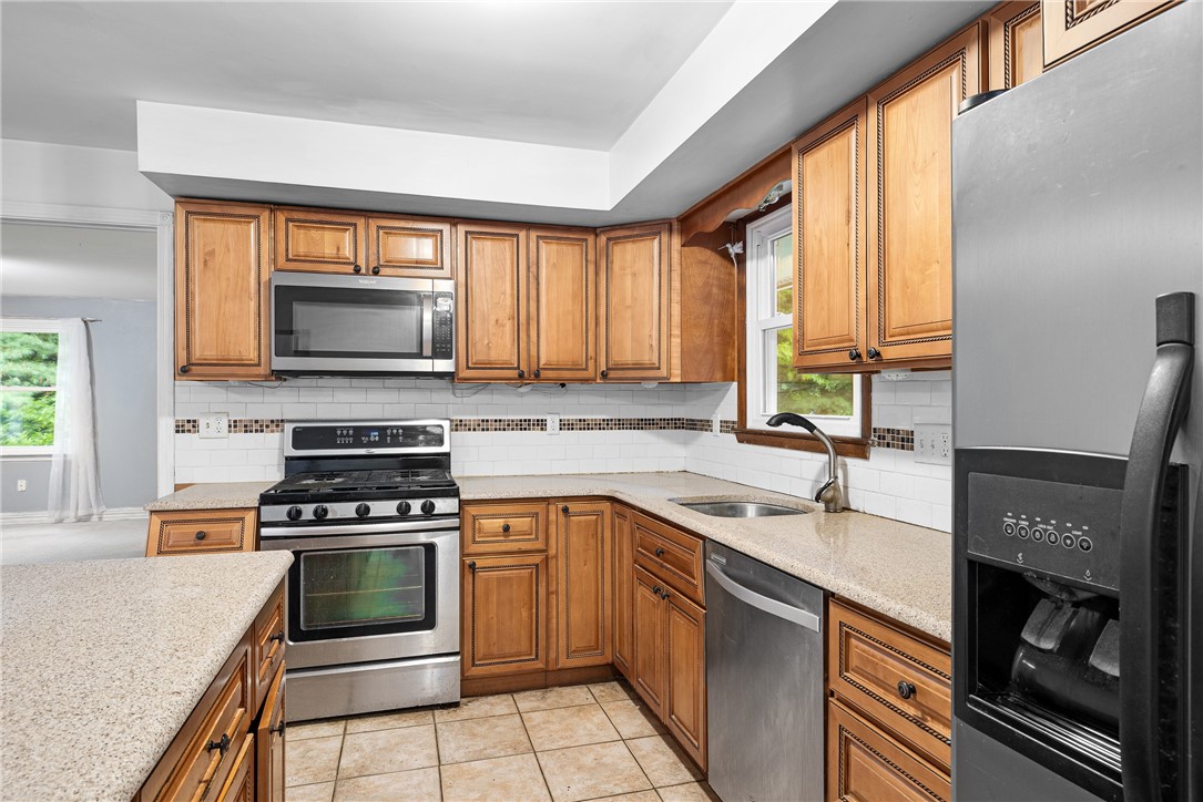 2157 Middle Road East Greenwich, RI 02818 - Photo 9 of 25 Gallery Image 9