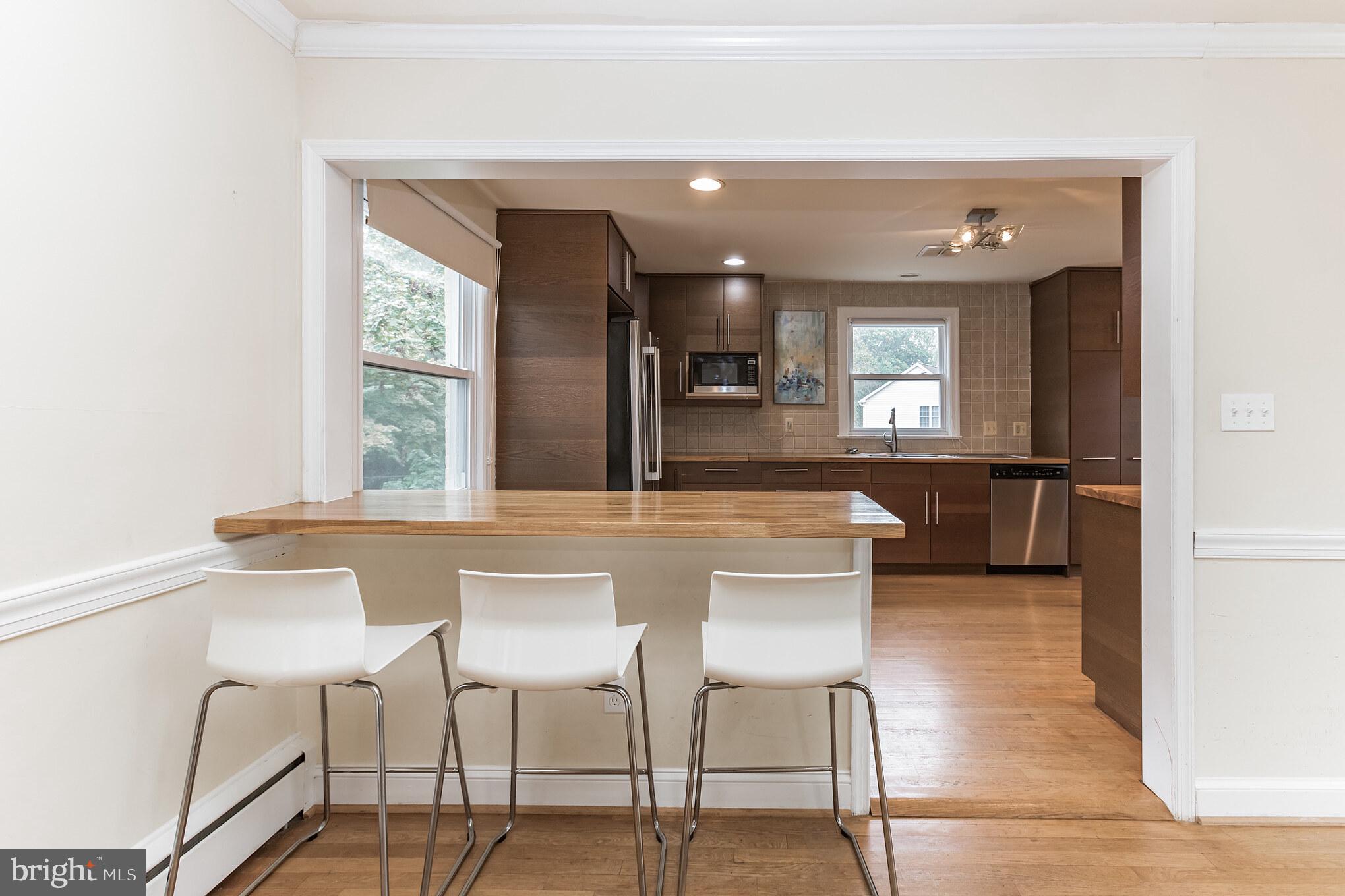 2100 Marymont Road Silver Spring, MD 20906 - Photo 7 of 37 Kitchen breakfast bar