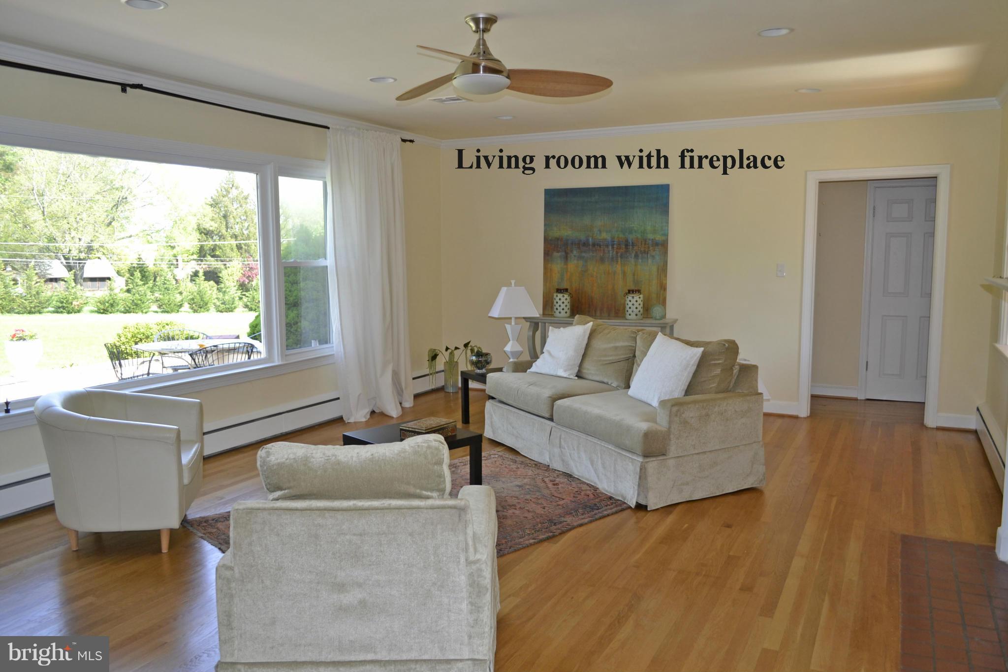 2100 Marymont Road Silver Spring, MD 20906 - Photo 10 of 37 Living when previously furnished