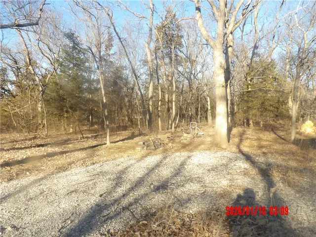 $34,900 | 294 Sugar Lake Drive, Mound City, KS 66056