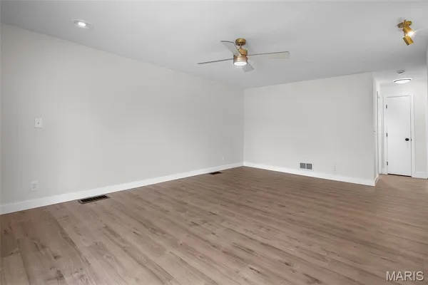 $209,900 | 6 Darby Lane, Crystal City, MO 63019