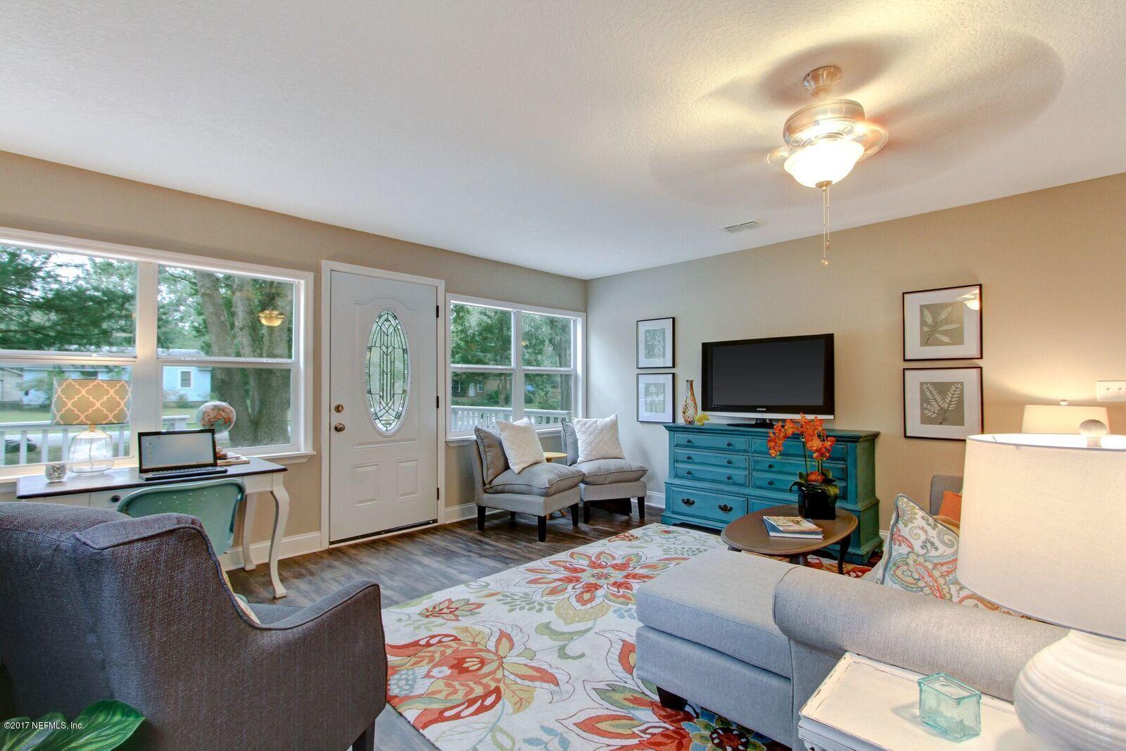9727 Halsey Road Jacksonville, FL 32246 - Photo 7 of 25 jacksonville home staging by Rave (4)_pr