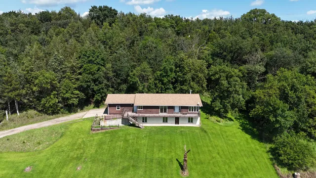 $195,000 | 75730 County Road 12, Sacred Heart, MN 56285